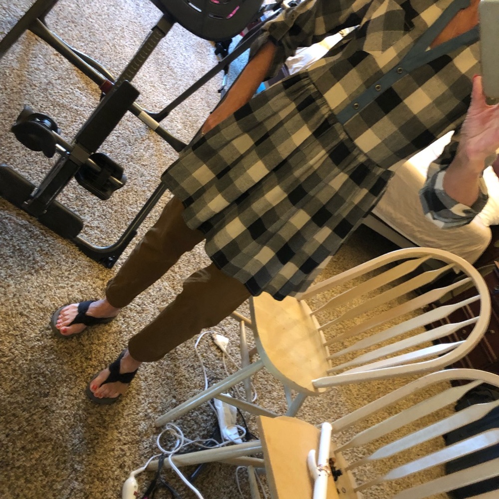 Women’s black plaid shirt dress.  Size s.  Long sleeves button scrunch.